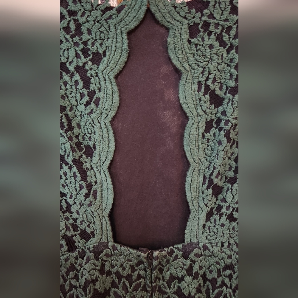 B. Darlin Open Back Lace Body Con Dress - Picture 4 of 7
